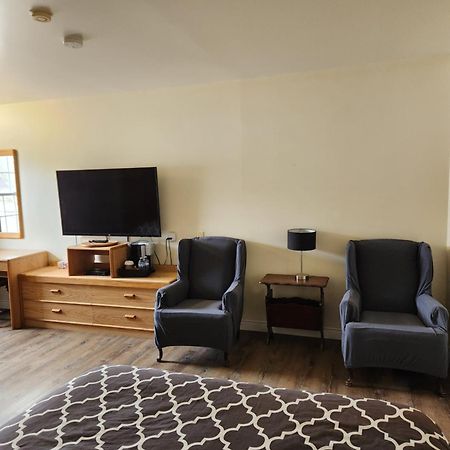 Covered Bridge Inn & Suites Sussex Esterno foto