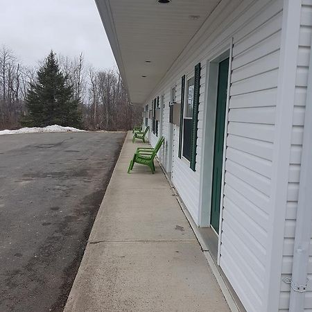 Covered Bridge Inn & Suites Sussex Esterno foto