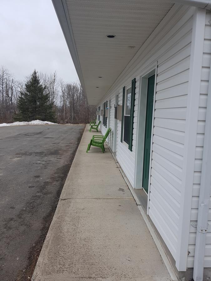 Covered Bridge Inn & Suites Sussex Esterno foto
