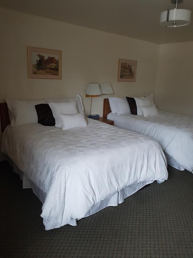 Covered Bridge Inn & Suites Sussex Esterno foto