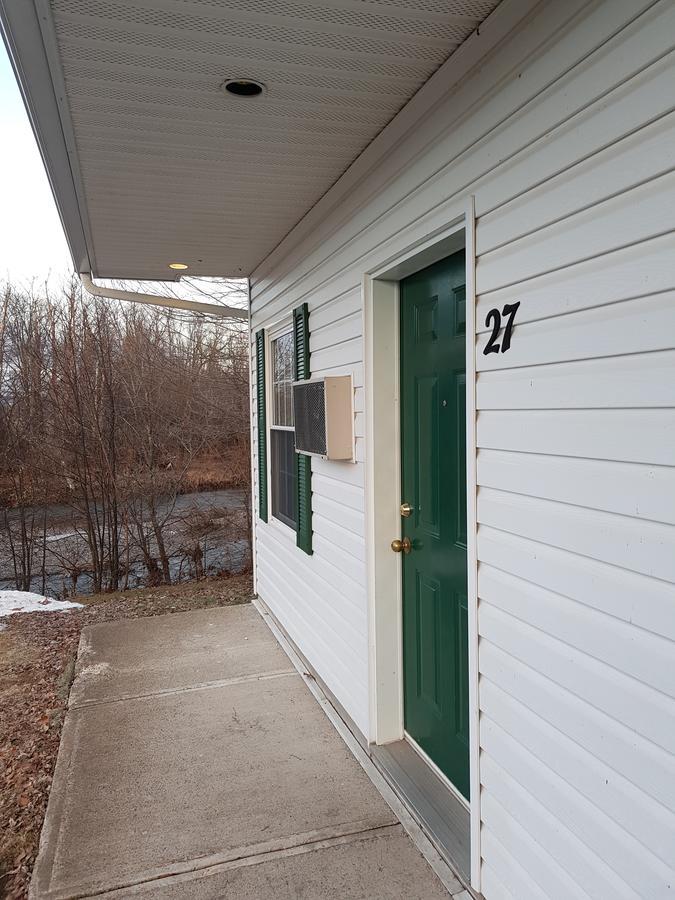 Covered Bridge Inn & Suites Sussex Esterno foto