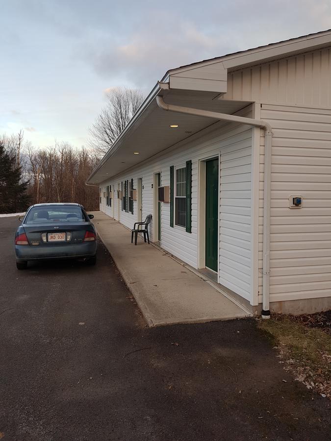 Covered Bridge Inn & Suites Sussex Esterno foto