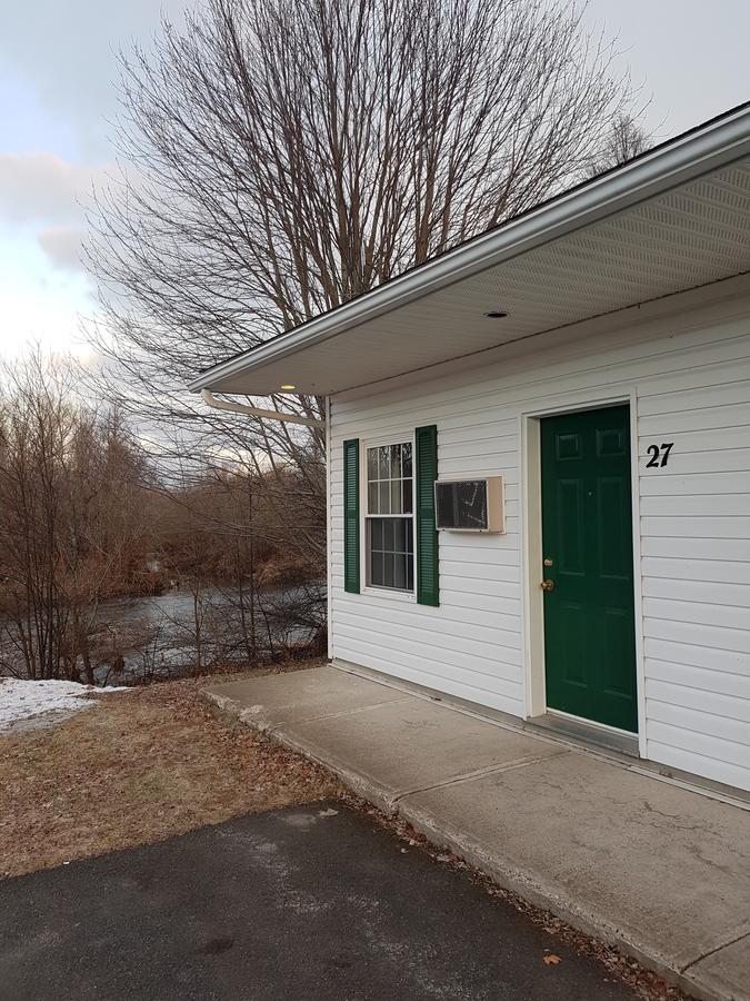 Covered Bridge Inn & Suites Sussex Esterno foto