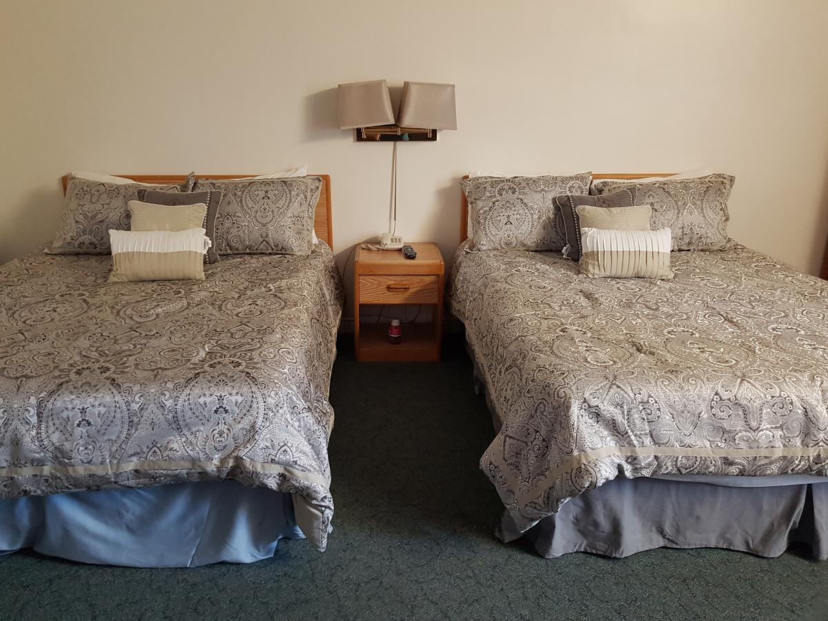 Covered Bridge Inn & Suites Sussex Esterno foto