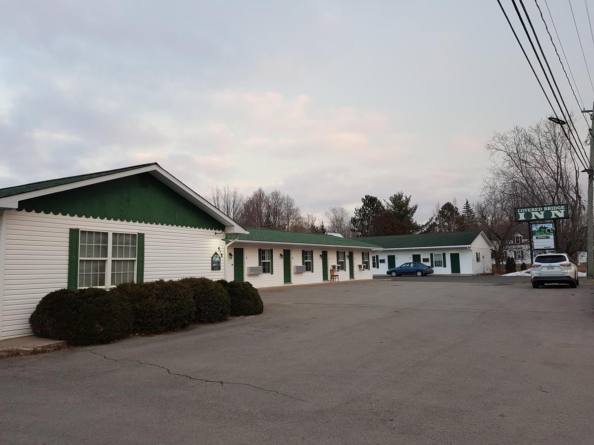 Covered Bridge Inn & Suites Sussex Esterno foto
