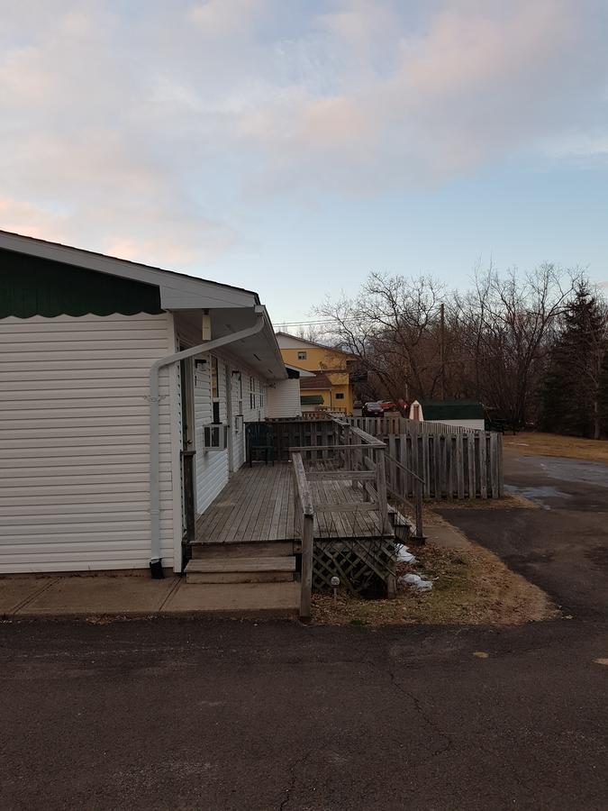 Covered Bridge Inn & Suites Sussex Esterno foto