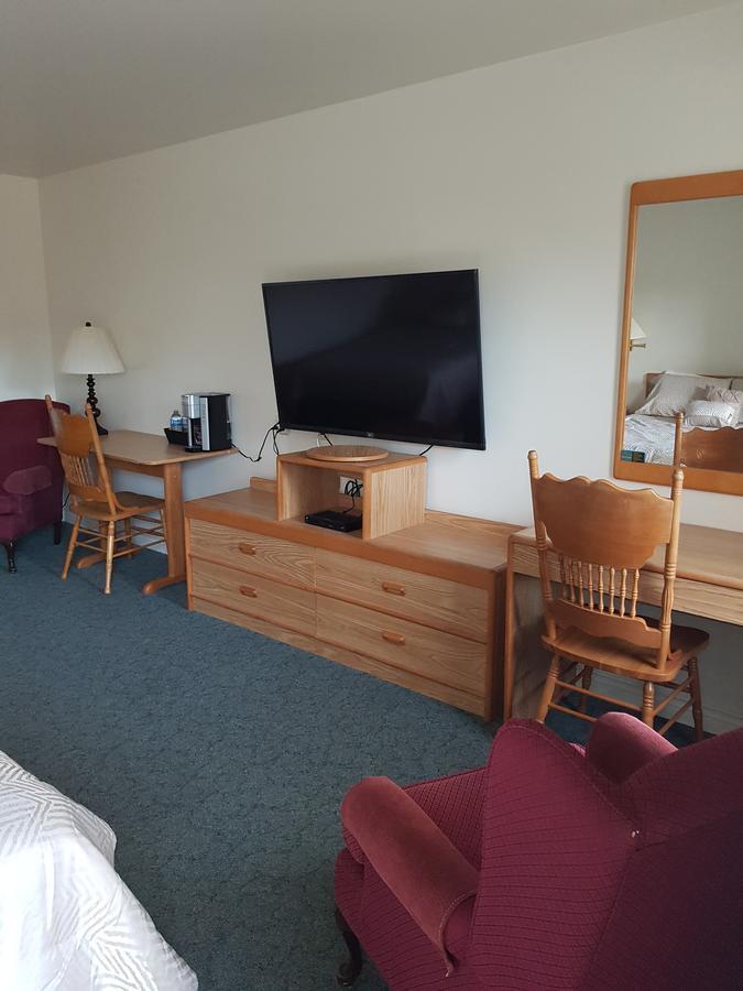 Covered Bridge Inn & Suites Sussex Esterno foto