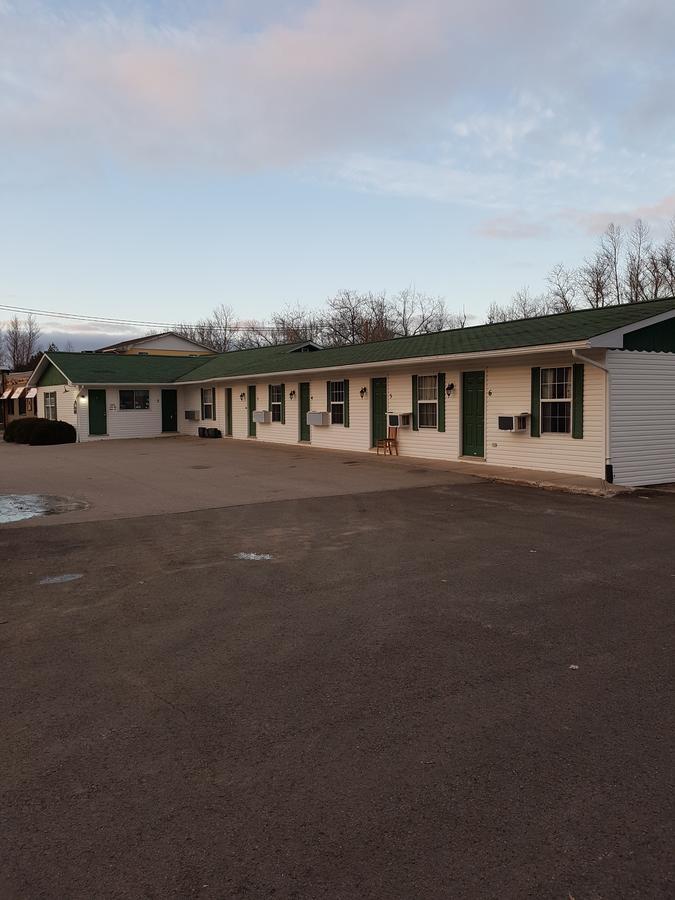 Covered Bridge Inn & Suites Sussex Esterno foto