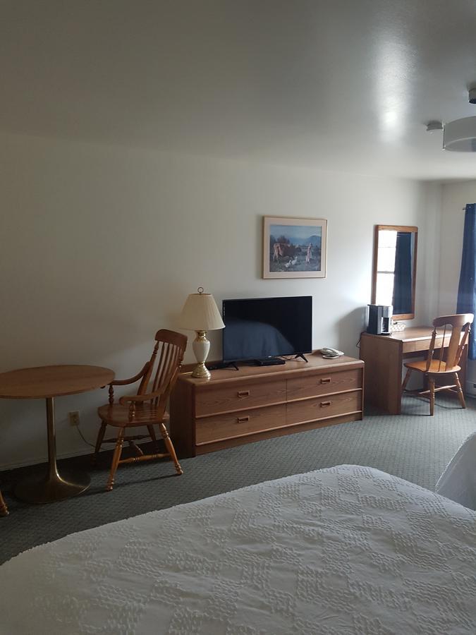 Covered Bridge Inn & Suites Sussex Esterno foto