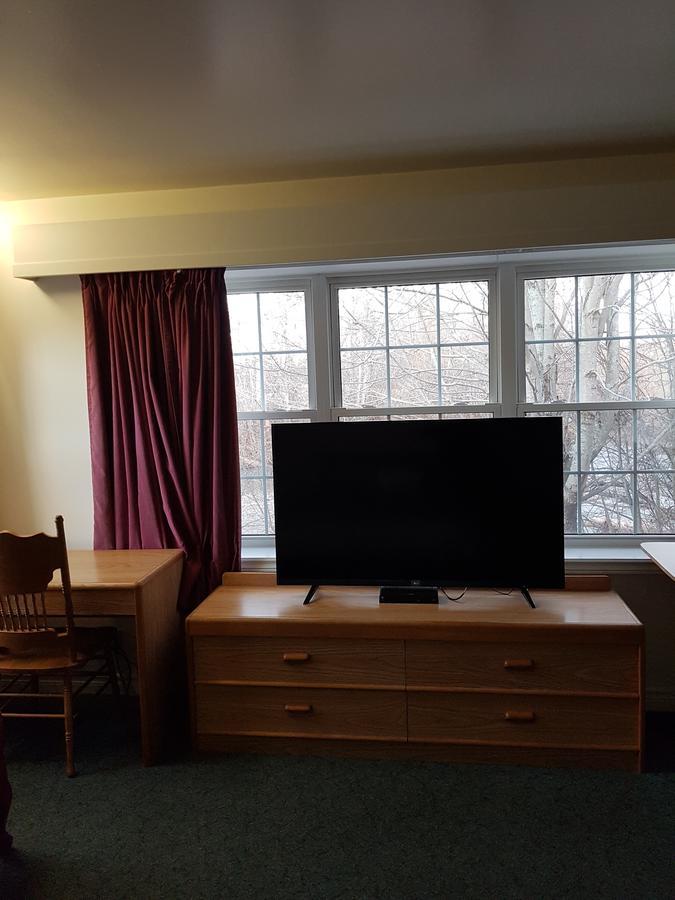 Covered Bridge Inn & Suites Sussex Esterno foto