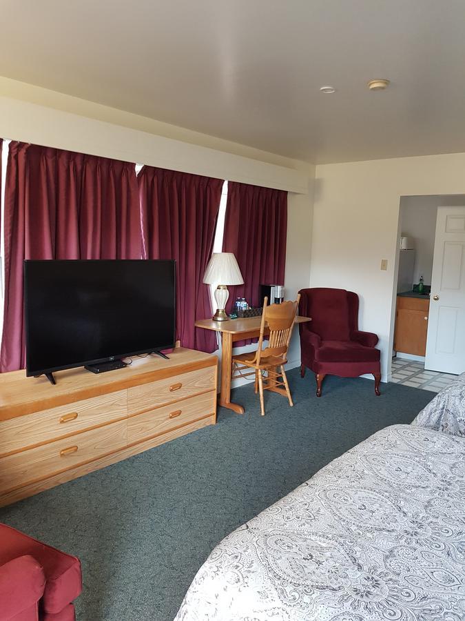Covered Bridge Inn & Suites Sussex Esterno foto