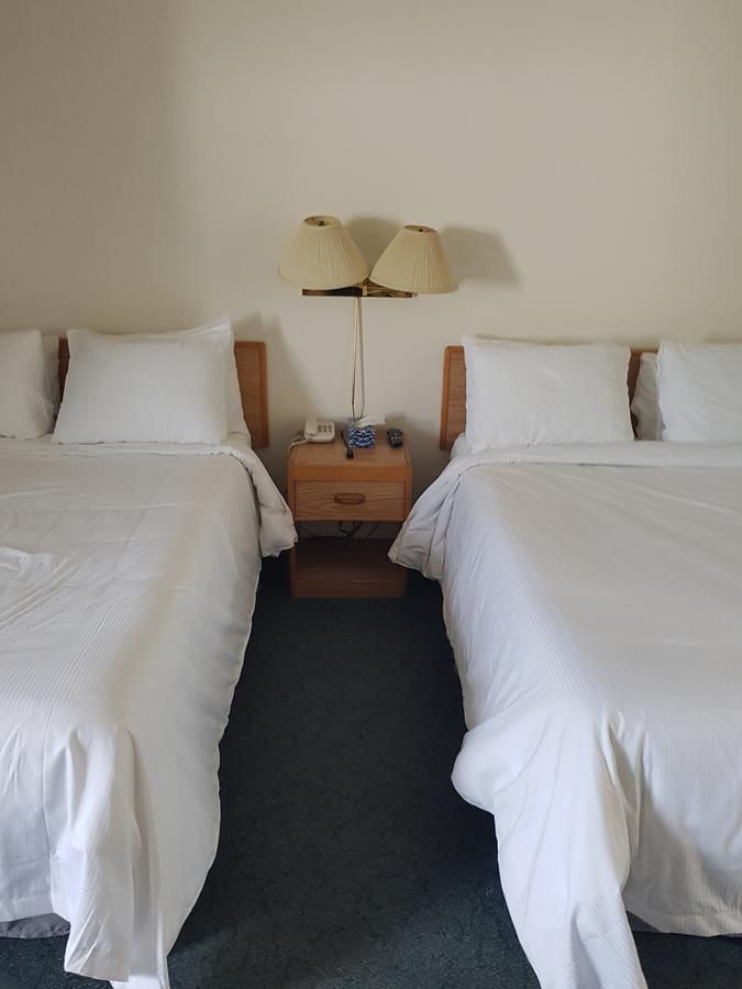 Covered Bridge Inn & Suites Sussex Esterno foto